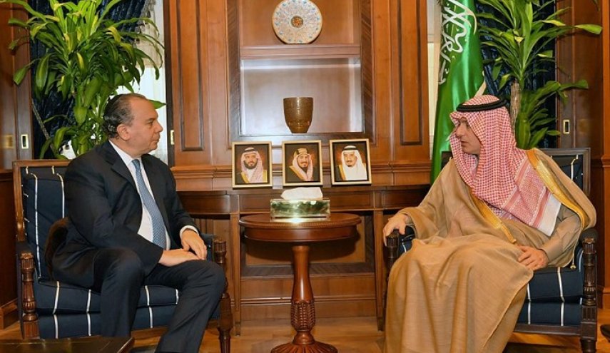 الجبير يلتقي الحاخام شناير.."وسيط الكيان الاسرائيلي"