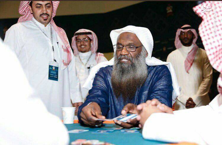 داعية سعودي يثير الجدل بـ”دعاء كورونا” للتحصين ضد الفيروس المرعب!