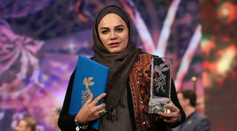 روائية ومخرجة ايرانية تحصل على جائزة النساء المتفوقات في العالم الاسلامي