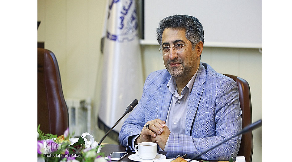 مقرئ إيراني يشيد بإضفاء فرع الترتيل إلي مسابقة إيران للقرآن الكريم
