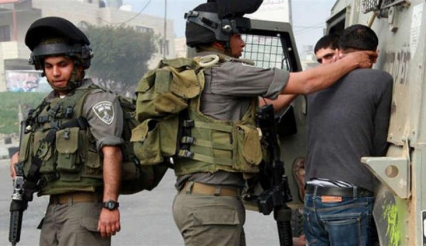 الاحتلال يعتقل 7 فلسطينيين من الضفة