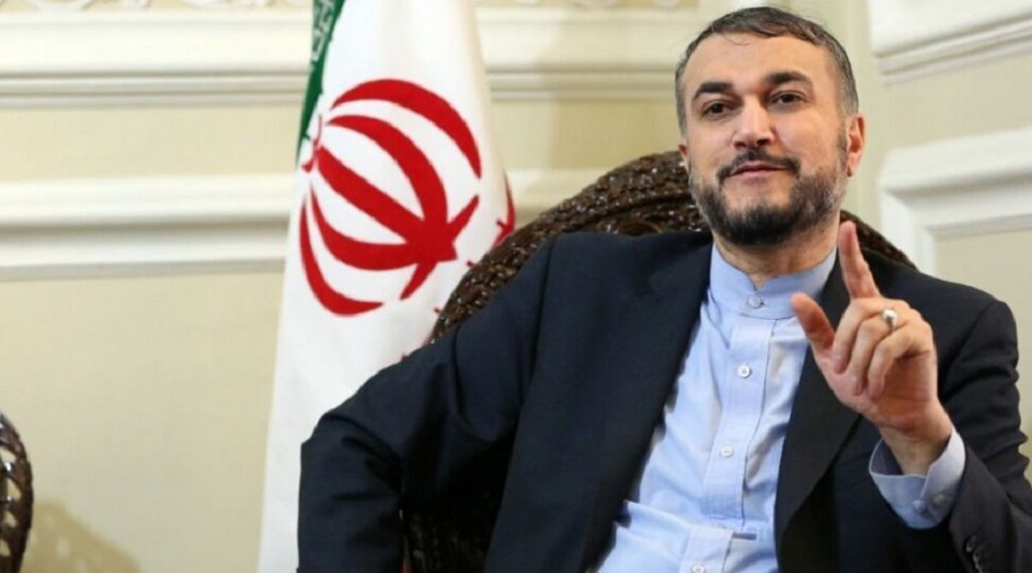 مسؤول إيراني يرجح أن يكون "كورونا" حربا بيولوجية أمريكية