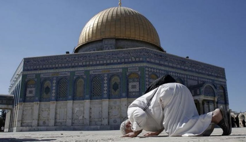 تعقيم المسجد الأقصى قبل وبعد كل صلاة