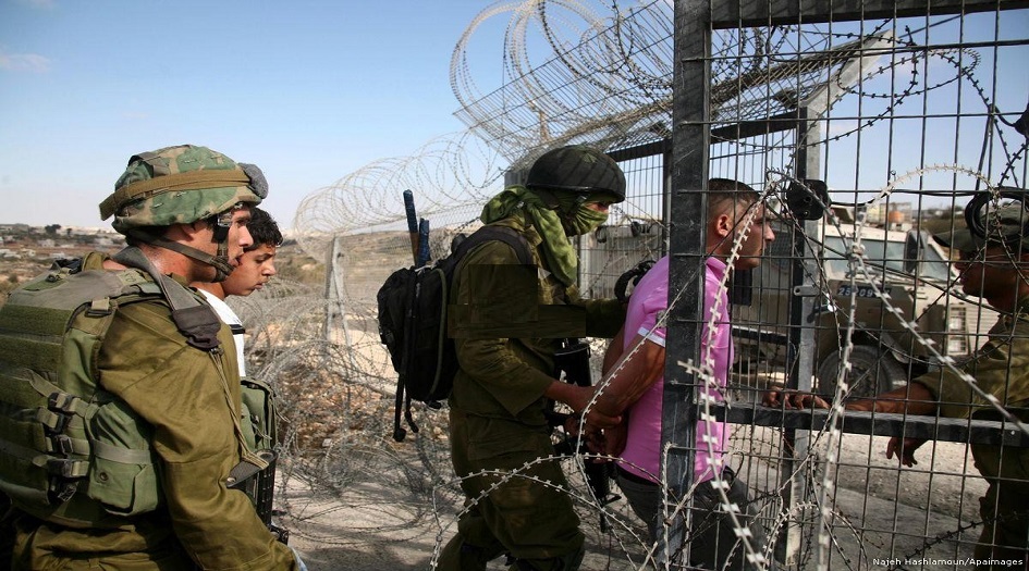 قوات الاحتلال تعتقل فلسطينييْن اثنين على حدود غزة