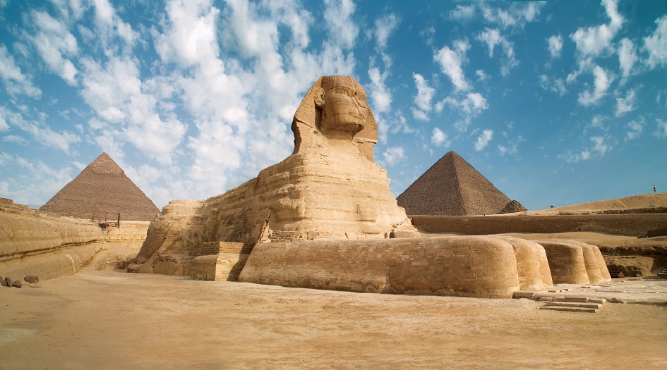 عالم آثار مصري يهاجم المفتي السابق.. النبي إدريس لا علاقة له بالأهرامات وأبو الهول!