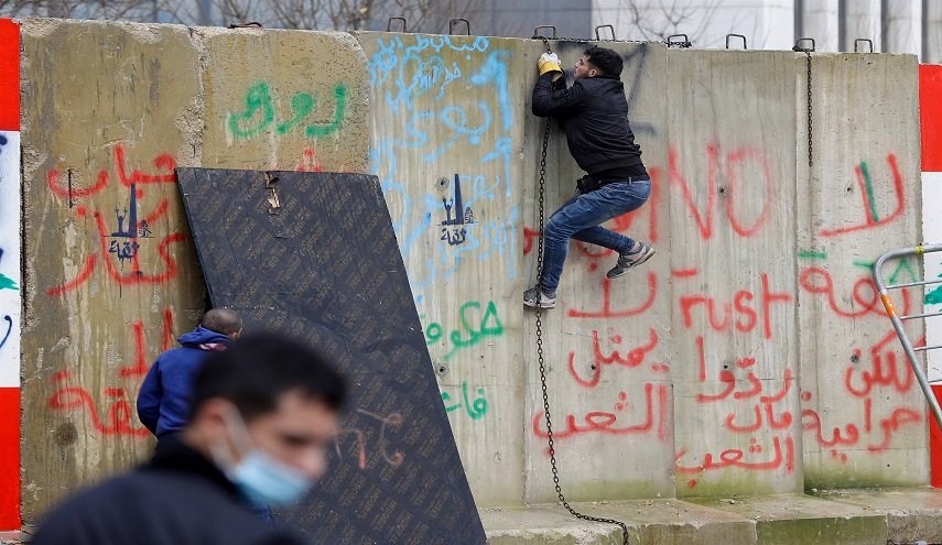 وكالة تكشف عن سيناريوهات "خطيرة" لتفجير الوضع الأمني في لبنان