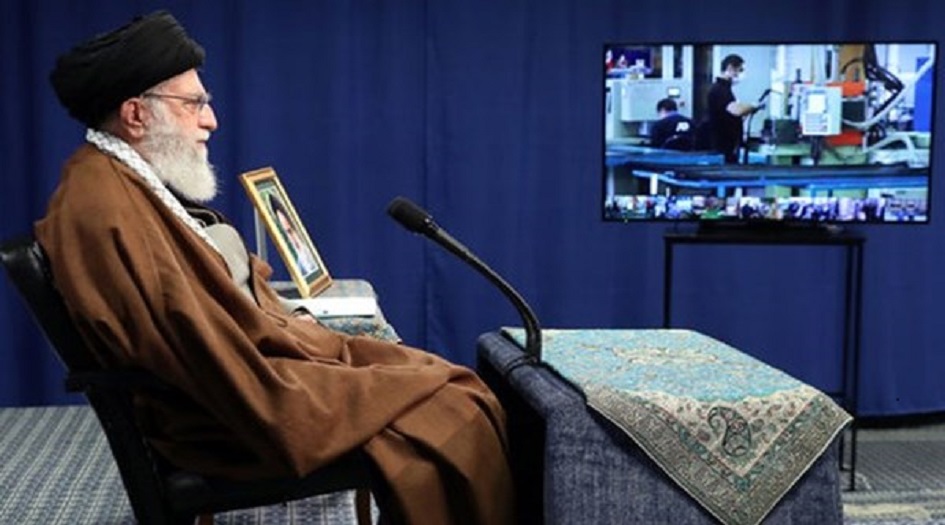 اتصال مرئي لسبع مجمعات إنتاجية في البلاد مع الامام الخامنئي
