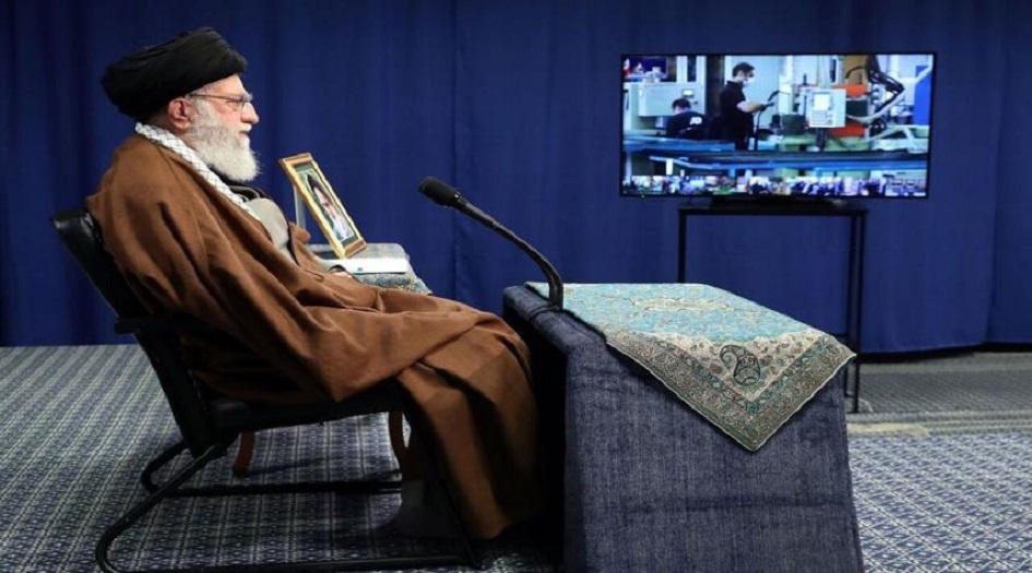 عبر الاتصال المرئي:  الامام الخامنئي يشارك في إجتماع لجنة مكافحة كورونا