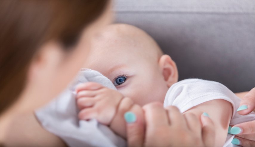 هل ينتقل فايروس كورونا من الأم إلى الرضيع؟