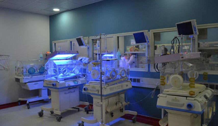 شاهد بالصورة..ولادة طفل بأربعة اقدام في العراق