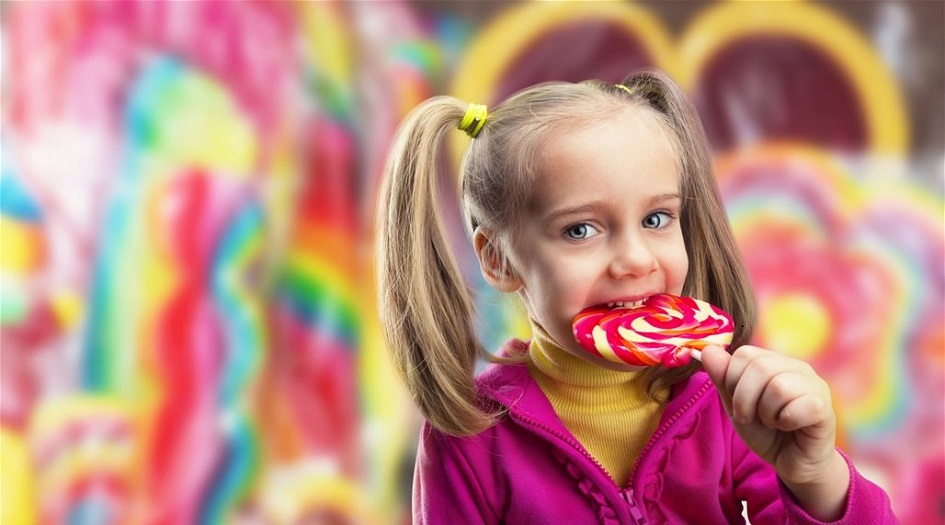 بلده تمنع تناول الحلويات في الأماكن العامة... والسبب؟