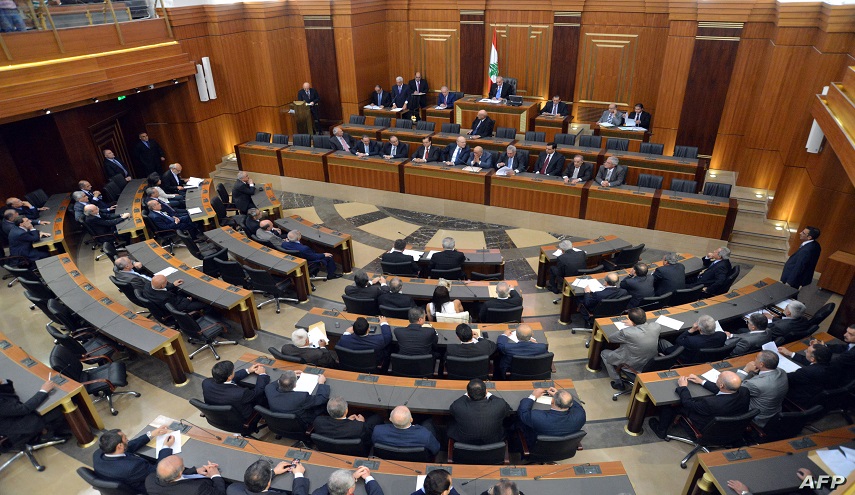نواب لبنانيون يقدمون استقالتهم من المجلس النيابي