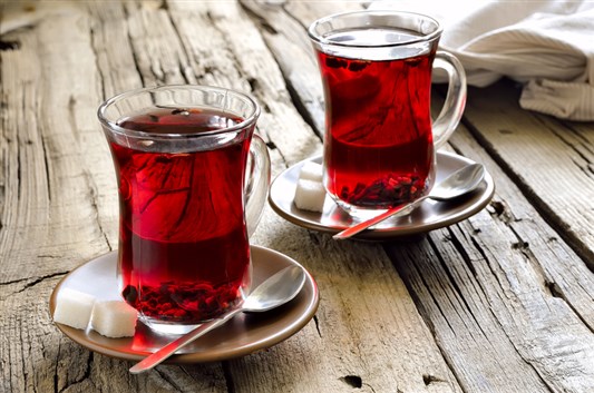 اشرب الشاي الساخن في الصيف لتبرد!