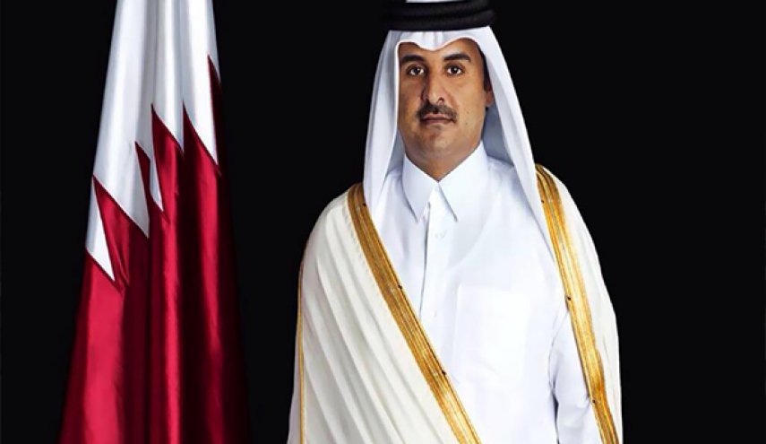 أمير قطر يشعل مواقع التواصل الاجتماعي بارتداءه اللباس العسكري !