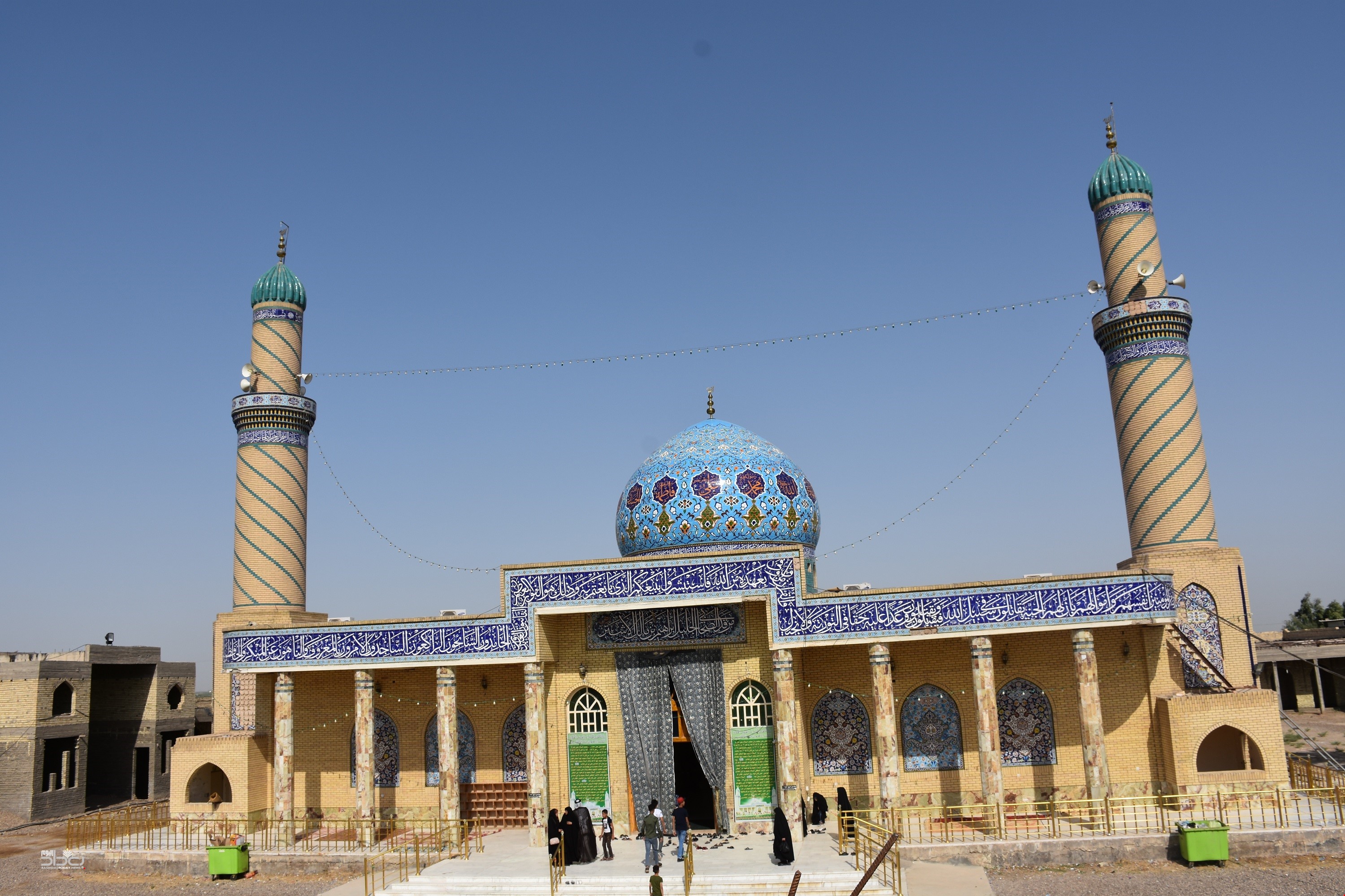 الدواعش يهاجمون مرقد الأشتر والحشد يستبسل بالدفاع عنه