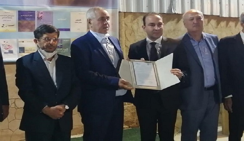 تكريم البروفسور اللبناني علي زيتون لنيله جائزة الفارابي الدوليه