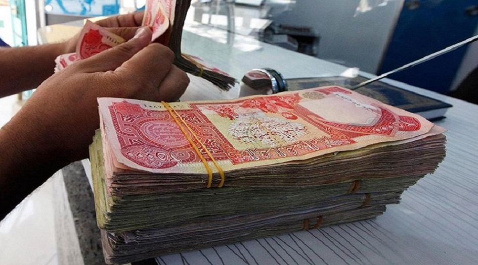 العراق... المالية النيابية تكشف سبب تأخر رواتب الموظفين لهذا الشهر 