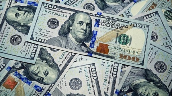 الدولار يرتفع أمام الدينار.. كم بلغ سعر الصرف؟