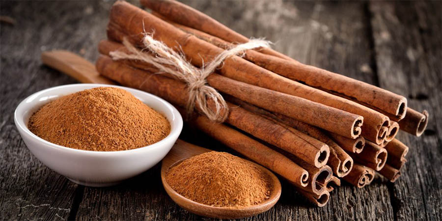 القرفة والضغط: العلاقة بينهما وما هي فوائد القرفة وأضرارها