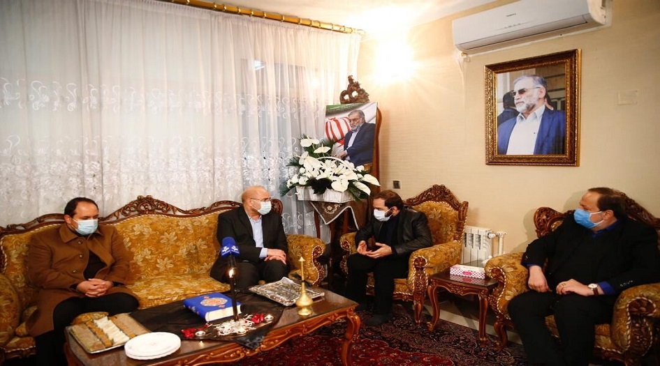 قاليباف يزور اسرة الشهيد فخري زاده