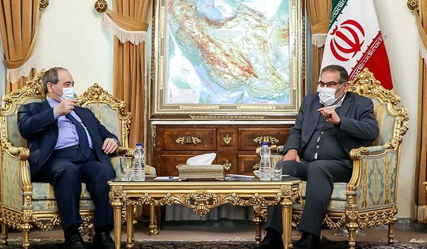 شمخاني: مصير المطبّعين مع الكيان الصهيوني لن يكون افضل من القذافي والبشير
