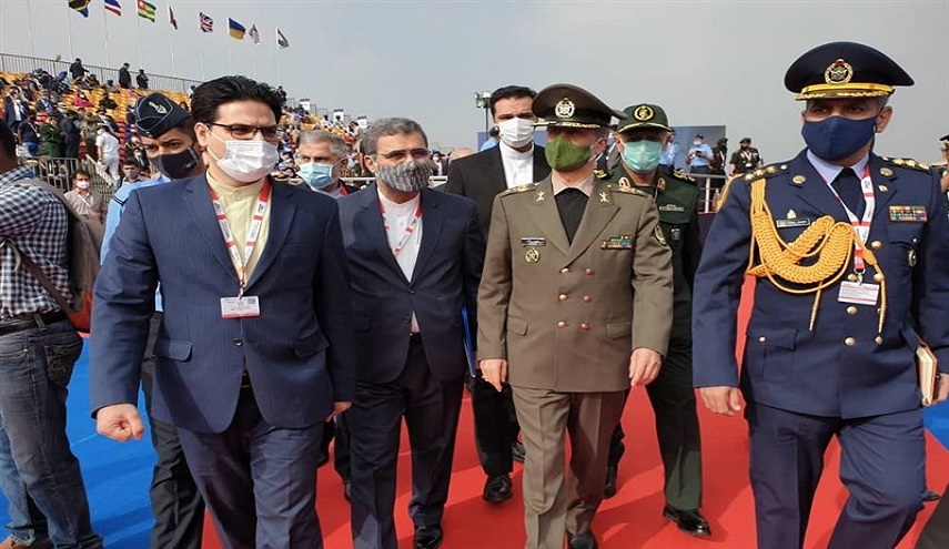 وزير الدفاع الإيراني يزور معرض الهند الجوي 2021