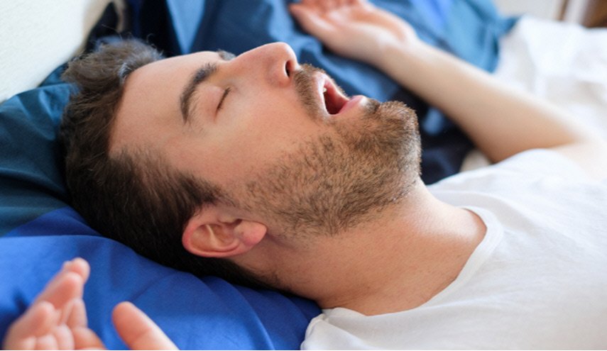لماذا نتنفس بصوت عال عندما ننام؟