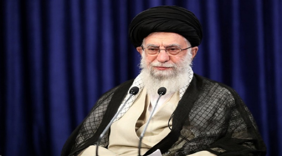 الامام الخامنئي يؤكد على أهمية دور الشباب في تقدم البلاد