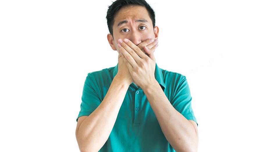 أمراض تكشفها رائحة الفم الكريهة