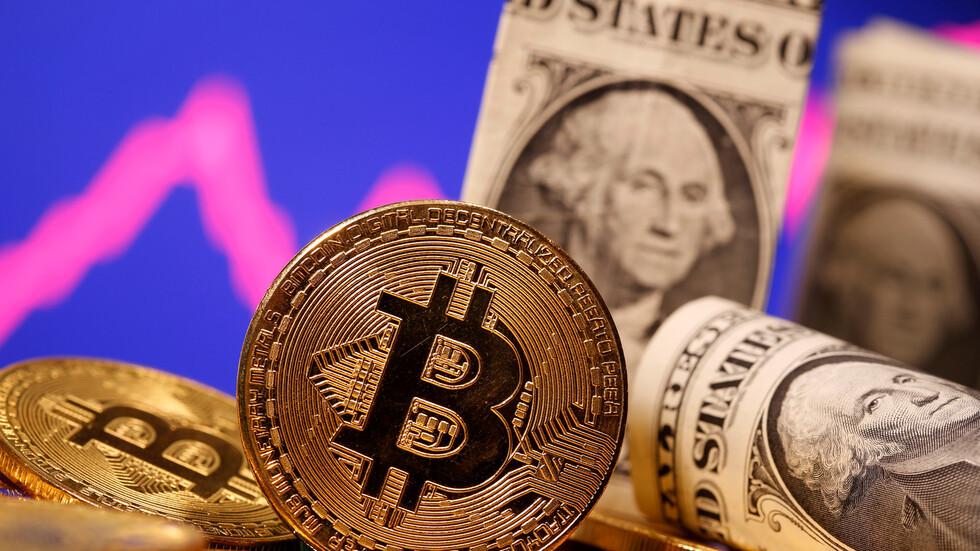 لأول مرة.. "بيتكوين" تتخطى عتبة الـ60 ألف دولار