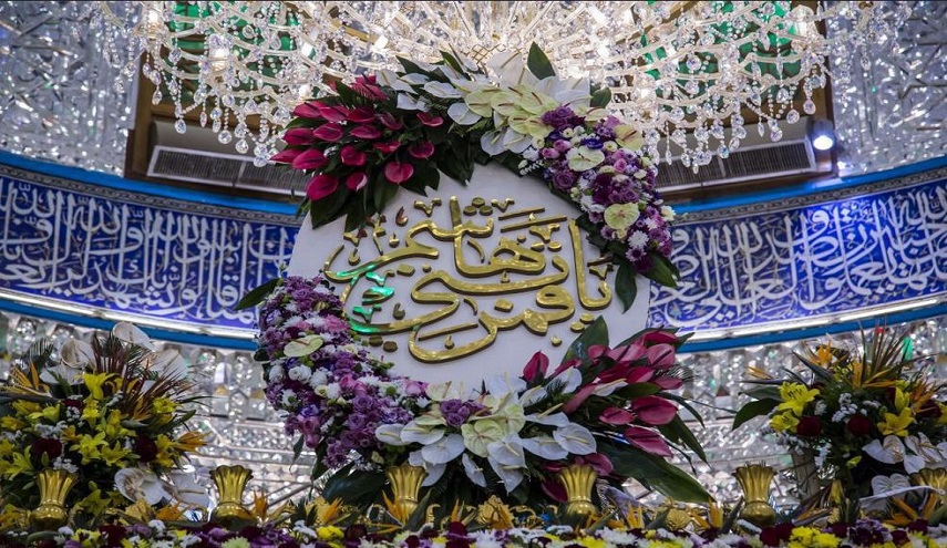 بالصور .. أكاليل زهور شعبان تزين الحرم العباسي الشريف في كربلاء المقدسة