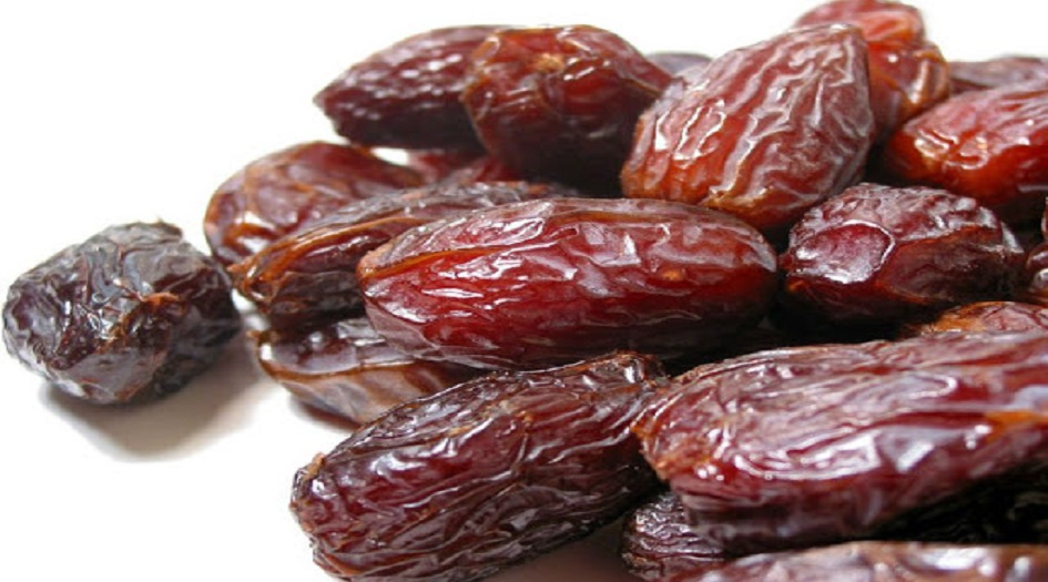 هذا ما يحدث لجسم الصائم عند الإفطار على تمر