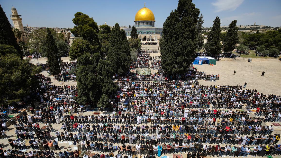 70 ألفا يؤدون صلاة الجمعة الأولى من رمضان في "الأقصى"