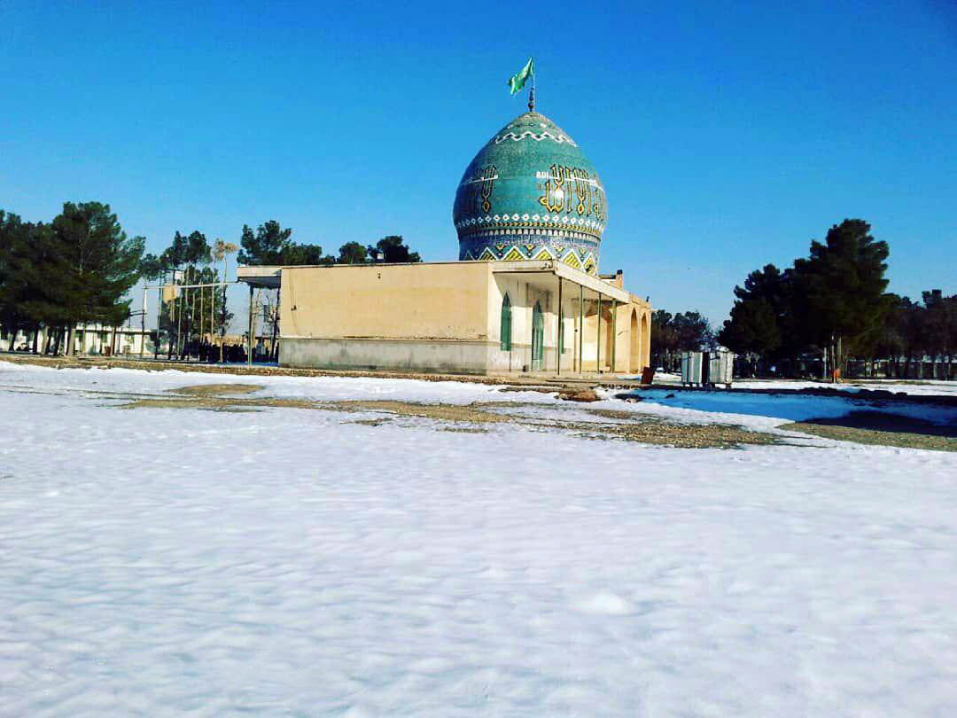 امامزاده شاهزاده محمد با بقعه‌اي زيبا در كوير