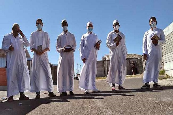 إقرأ معنا..حملة توزيع المصاحف على البيوت في جنوب إفريقيا