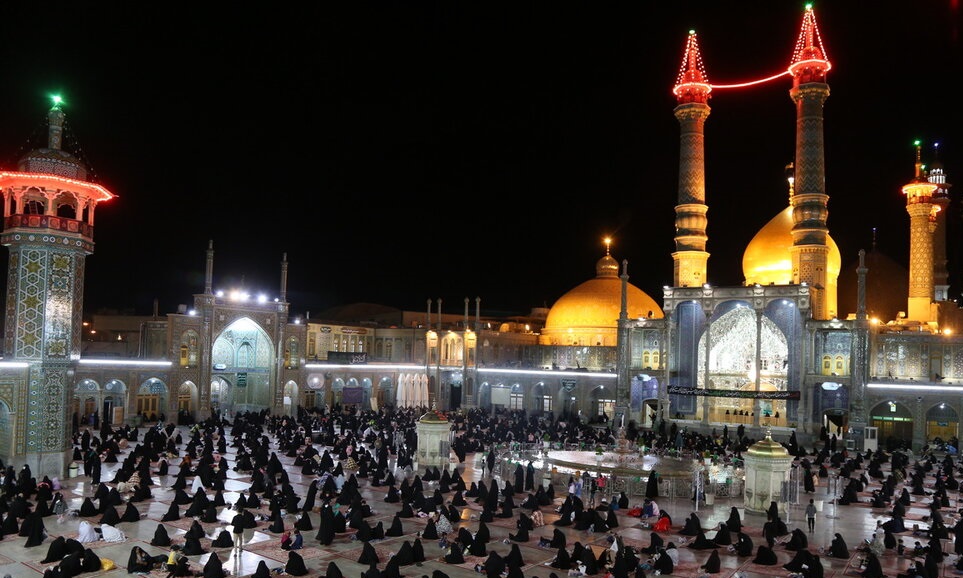 تصاوير / مراسم احياي شب بيست و يكم ماه رمضان در حرم حضرت معصومه (س)
