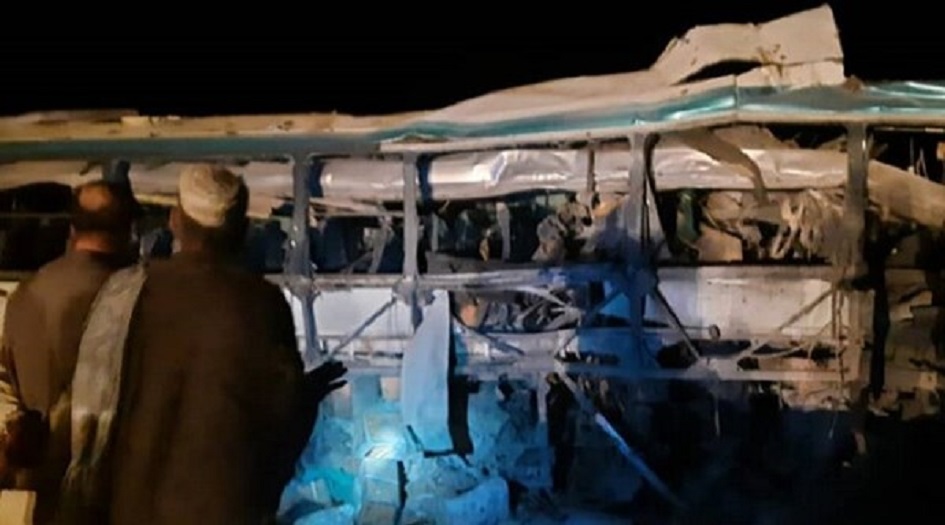 قتلى وجرحى بانفجار حافلة جنوبي أفغانستان