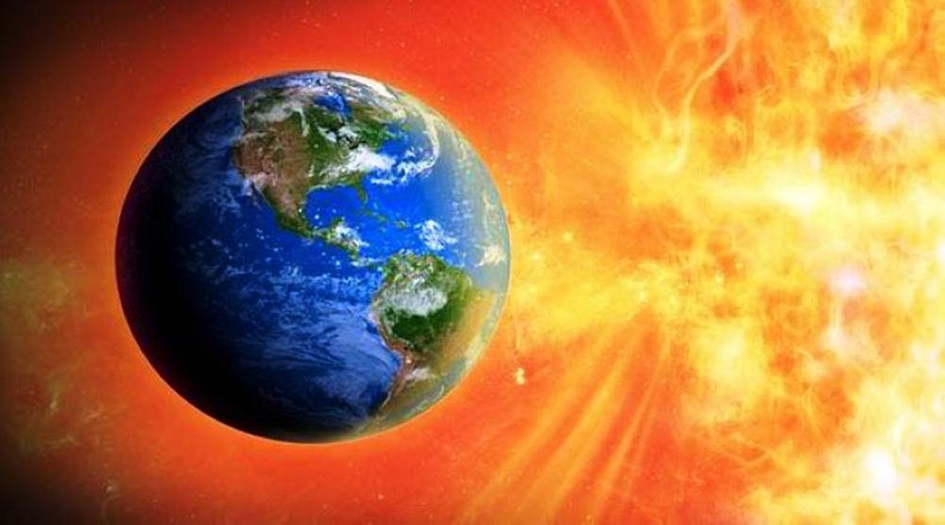 الأرض تضرب 2021 شمسية عاصفة عاصفة شمسية