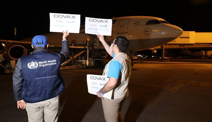 ايران تستلم شحنة ثانية من لقاح استرازنيكا المضاد لفيروس كورونا 
