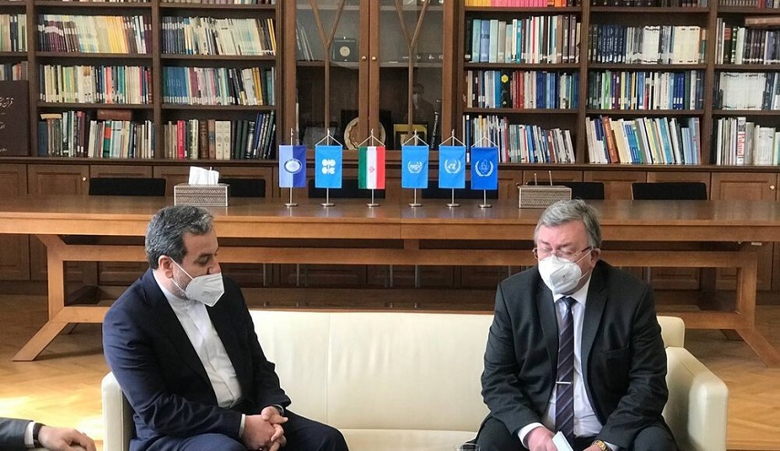 اجتماع بين وفدي ايران وروسيا على هامش مفاوضات فيينا