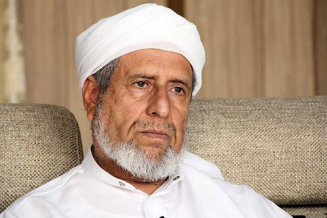 روحاني اهل سنت : حضور حداكثري در انتخابات توطئه دشمن را خنثي مي‌كند