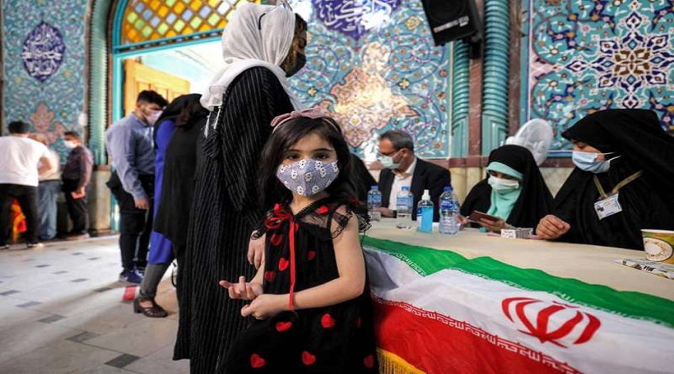 ايران.. تمديد التصويت في الانتخابات الرئاسية حتى منتصف الليل