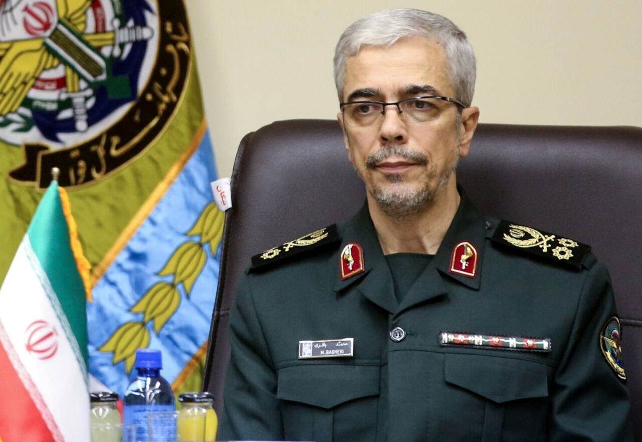 سرلشكر باقري خلق حماسه 28 خرداد را تبريك گفت