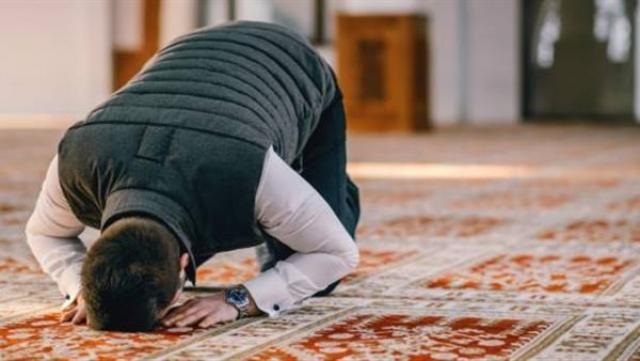 صلاة يوم الاحد من شهر ذي العقدة