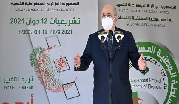 الرئيس الجزائري يبدأ مشاورات تشكيل حكومة جديدة