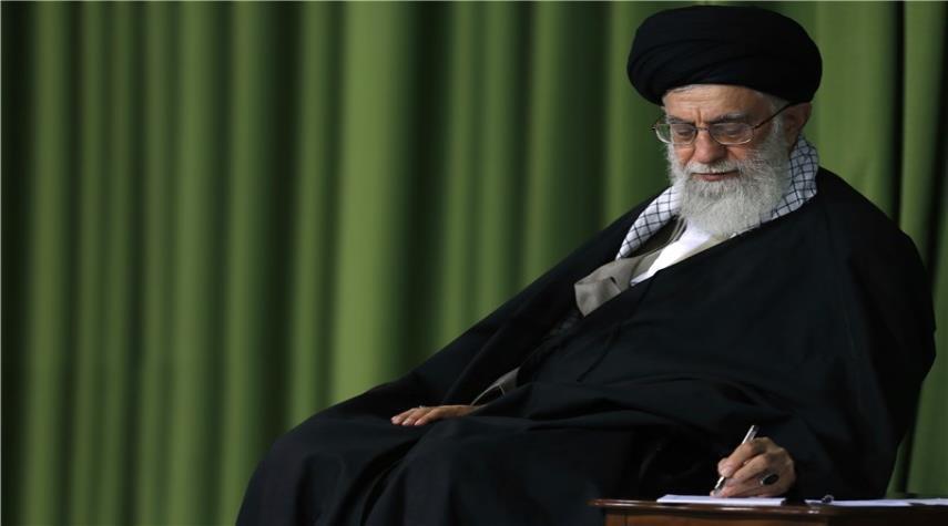 من استفتاءات الامام الخامنئي.. مناط التمام في الصلاة السفر الشغلي