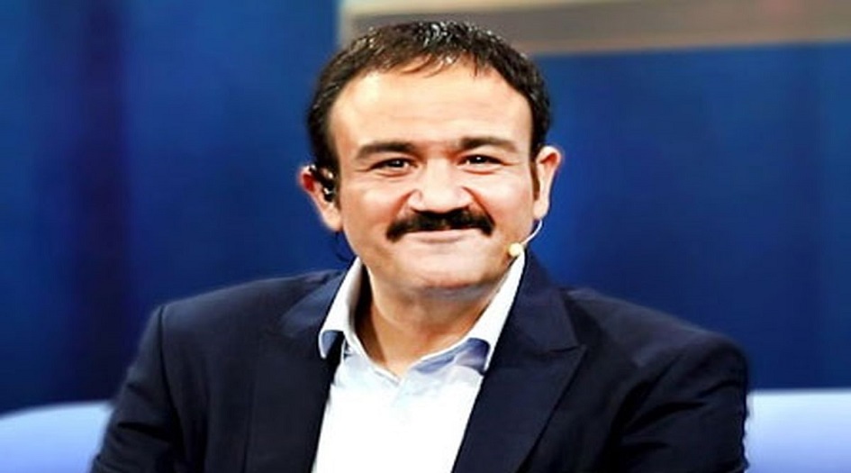 النجم الايراني غفوريان بمكياج لا يصدق 