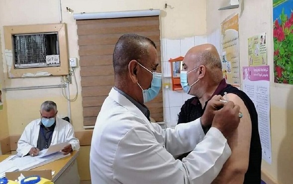 هل تطعيم الموظفين بلقاحات كورونا إجباري؟ الصحة العراقية تجيب