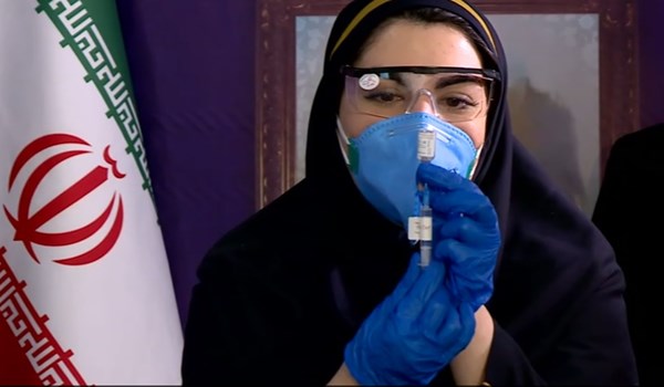 تطعيم جميع الايرانيين فوق الـ18 عامًا بحلول يناير القادم
