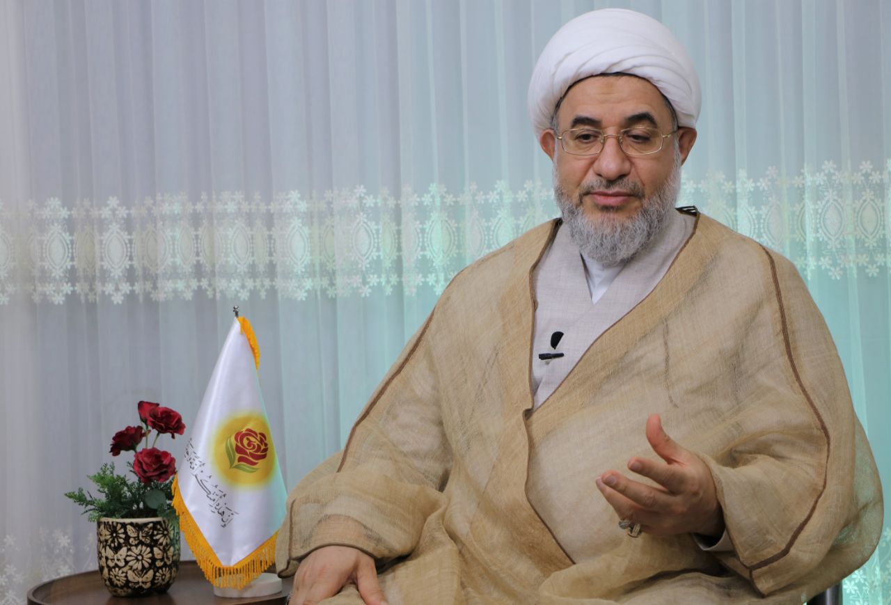 آية الله الاراكي: المجتمع الإسلامي لو أراد أن يكون قويا عليه أن يرجع الى الهوية الإلهية 
